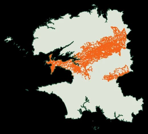 Silhouette du département Finistère, zones soumises au débroussaillement en orange