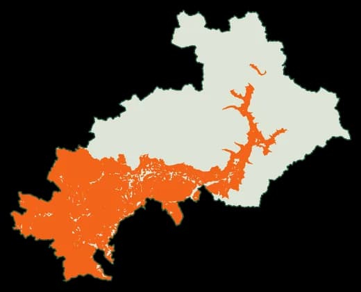 Silhouette du département Hautes-Alpes, zones soumises au débroussaillement en orange