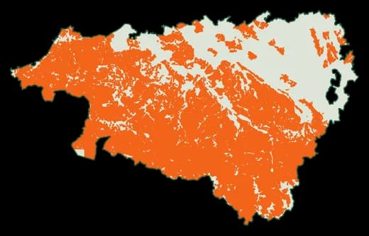 Silhouette du département Pyrénées-Atlantiques, zones soumises au débroussaillement en orange